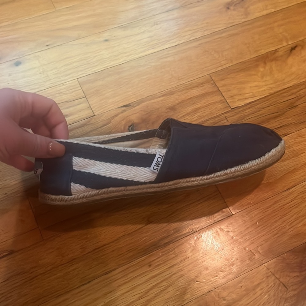 Navy blue toms with stripe